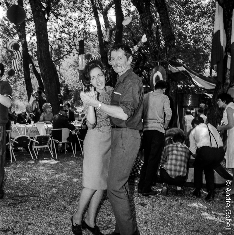 Robert Lapoujade ouvre le bal. Plage de Saint Jorioz 1965