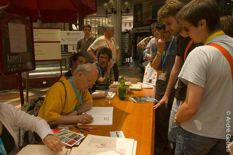 Signature Mbius Forum Bonlieu