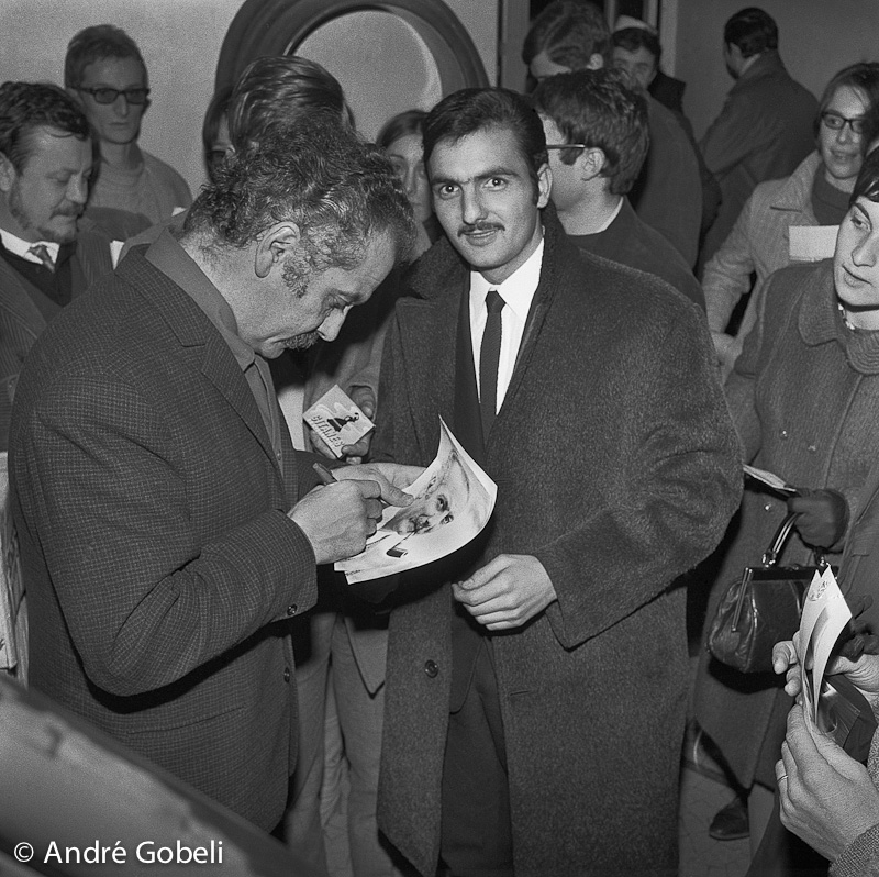 Georges Brassens et Bobby Lapointe dans les loges du théâtre d'Annecy 1966.
Georges Brassens et Bobby Lapointe théâtre d'Annecy 1966.